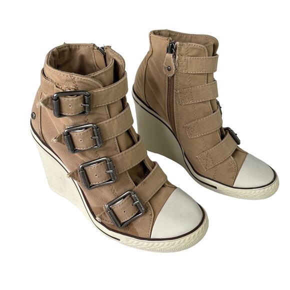 Simply Vera Vera Wang Shoes - Simply Vera by Vera Wang Wedge Sneakers Women’s Size 6 Beige